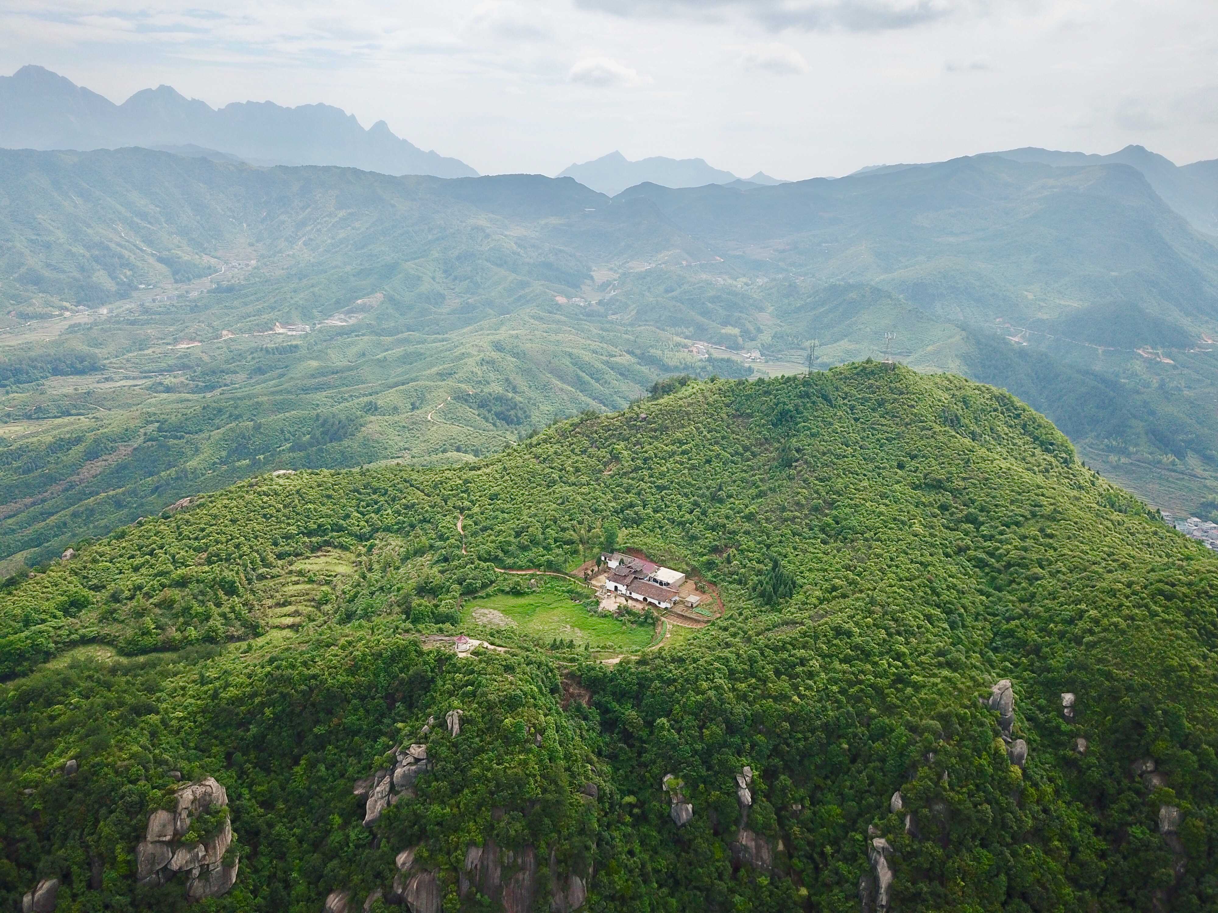 圆顶峰