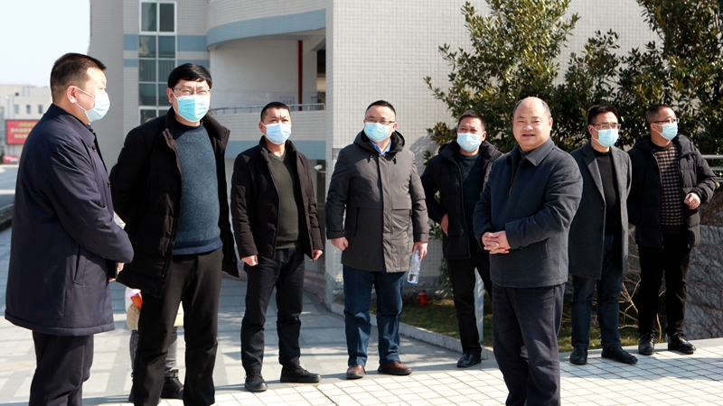 来凤县教育考察团来校参观交流-湖北省巴东一中