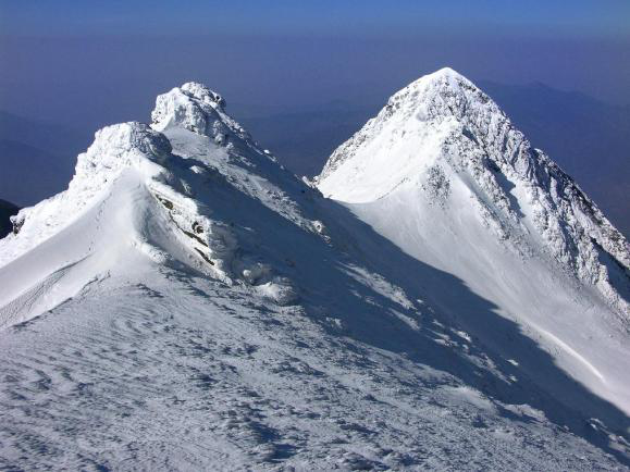 冰川角峰图片
