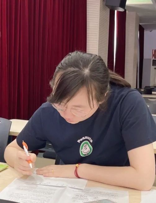 尤志英,张纯,陈宇红,张虹,周晨,薛杰,万缘圆,倪文晶二等奖周慧,张怡