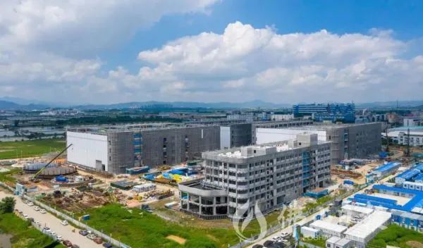 中国移动：截至目前对外可用IDC机架达40.7万，净增4.7万架