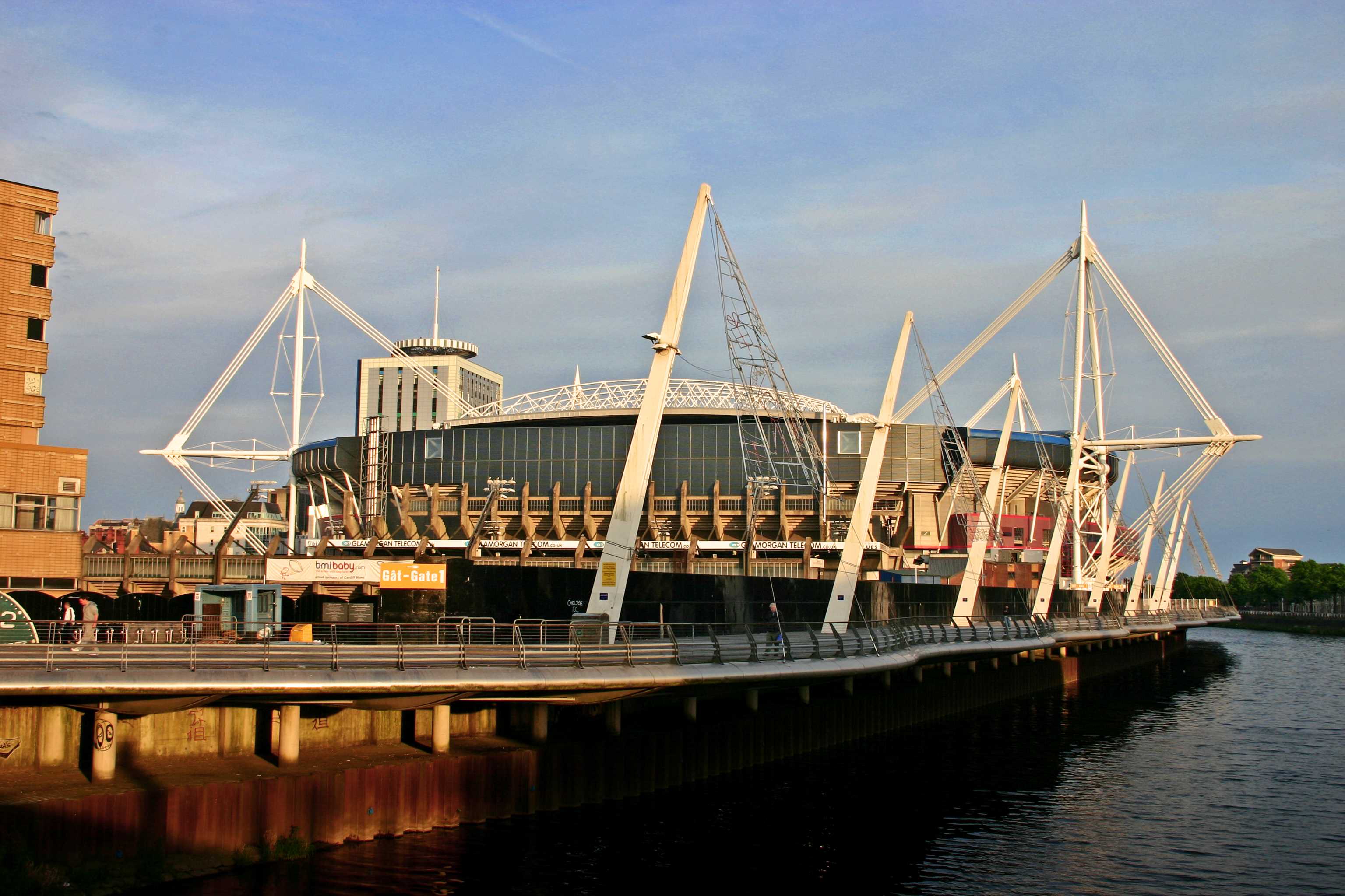 Millennium_Stadium_in_Cardiff,_Wales