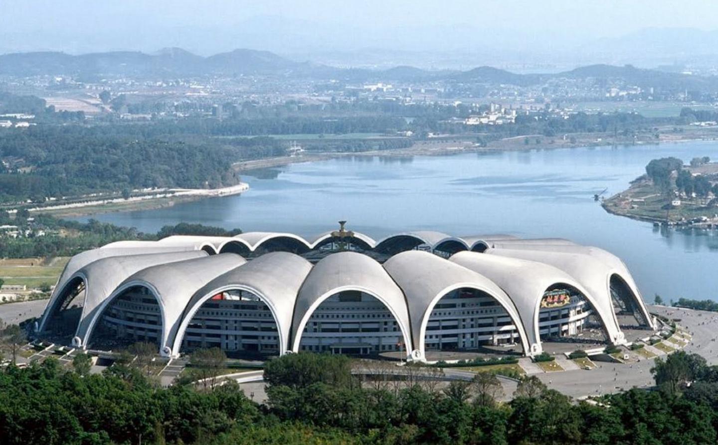 MAY_DAY_STADIUM_X1_VISTA_AÉREA_EXTERIOR