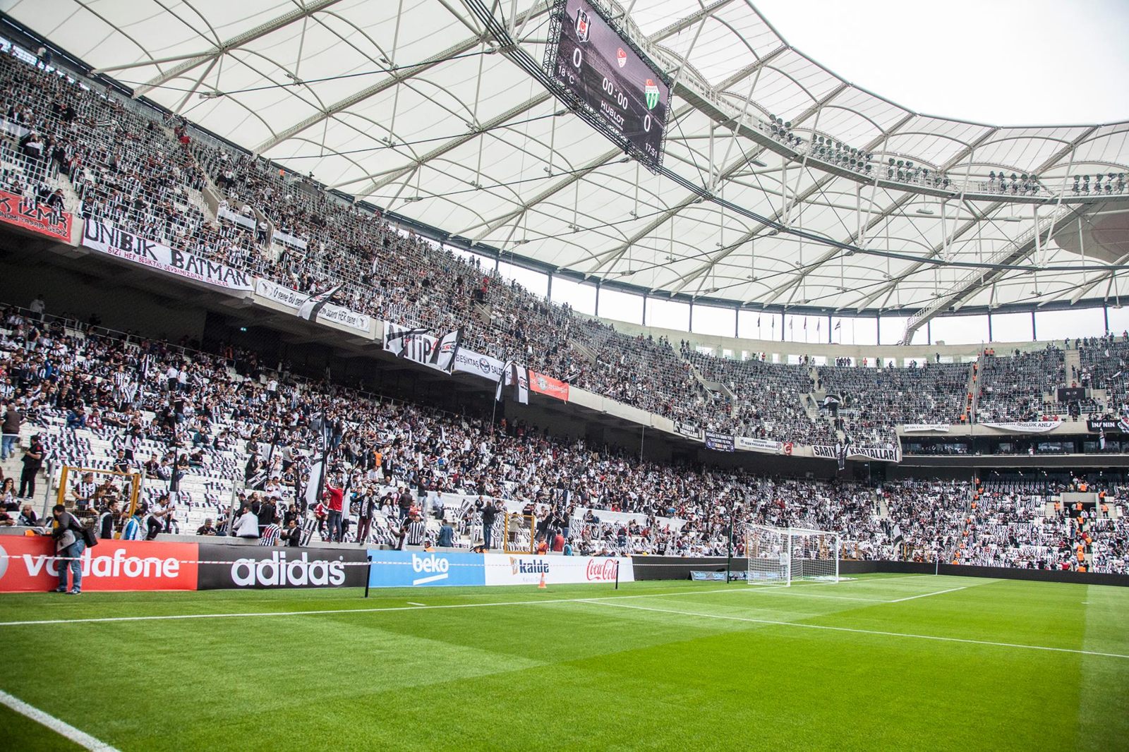 vodafone_arena22