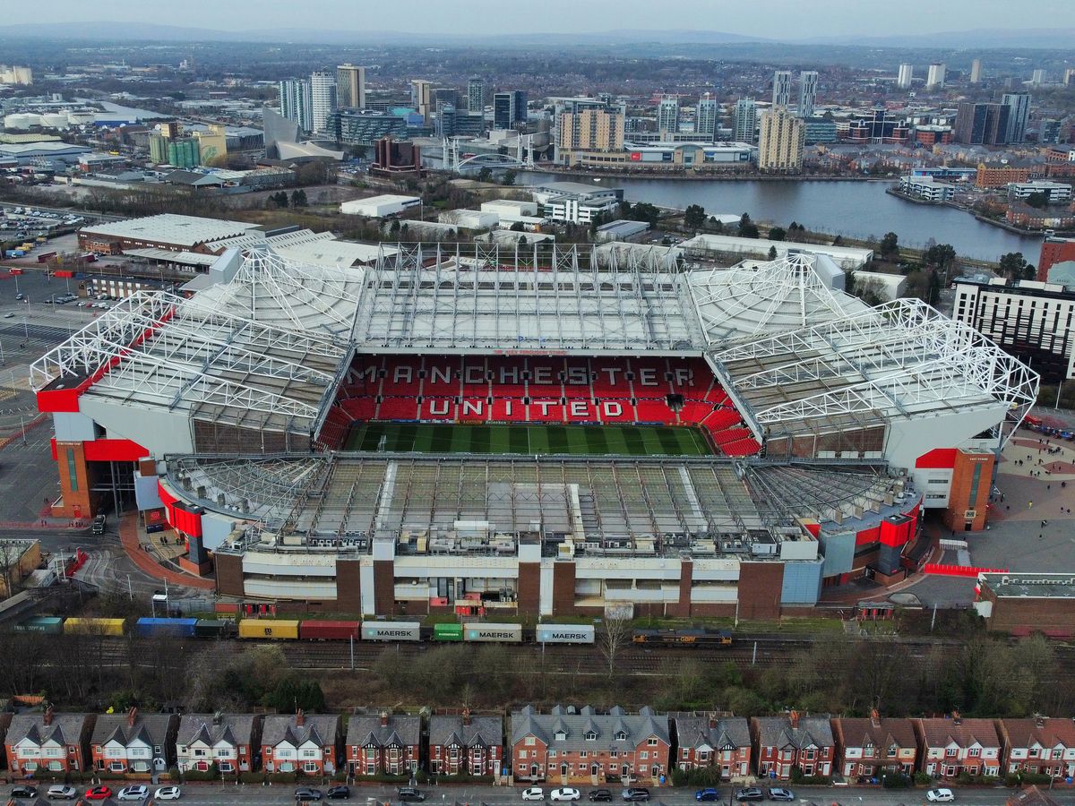 0_Old-Trafford-currently-has-a-74000-seat-capacity