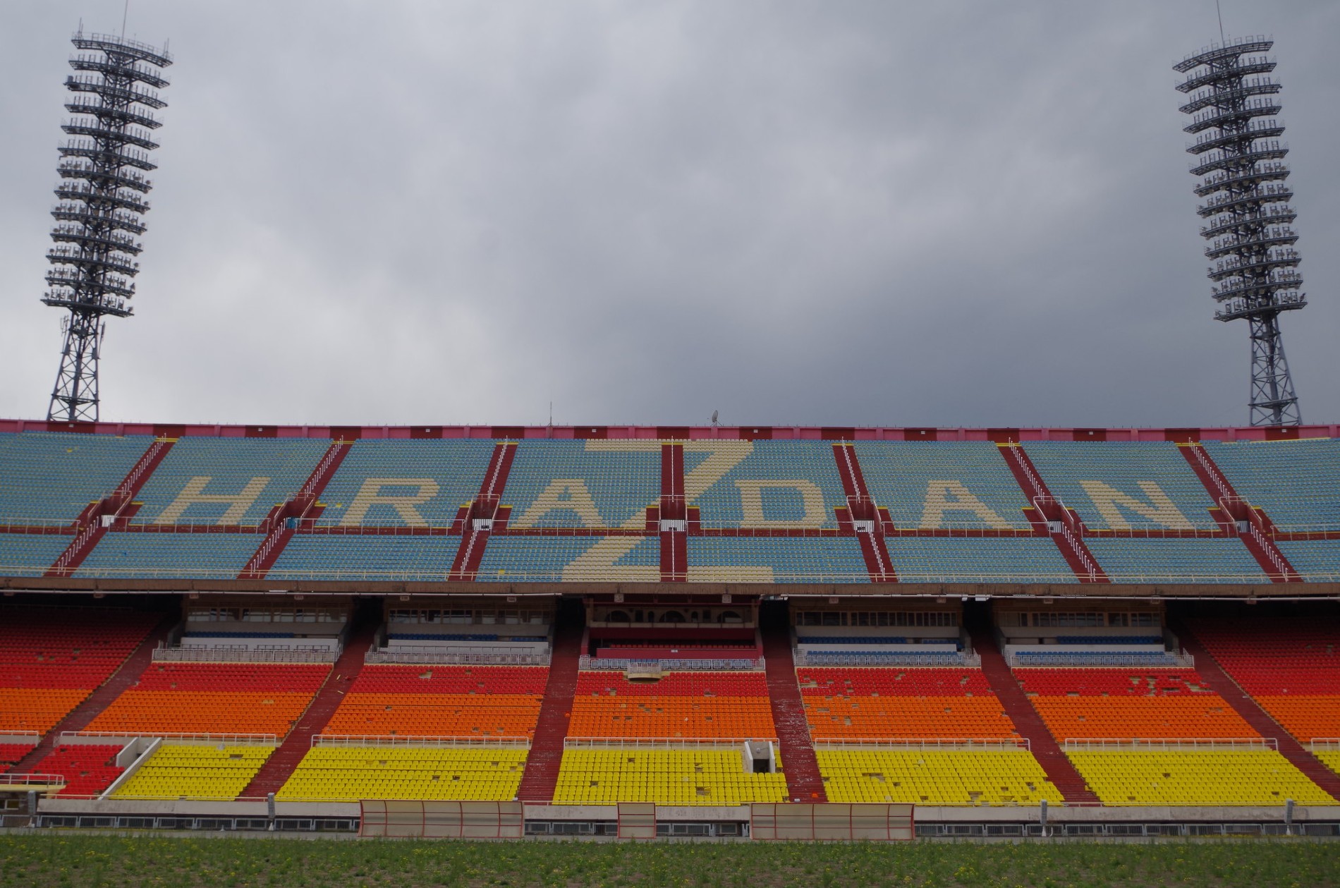 10-HrazdanStadium