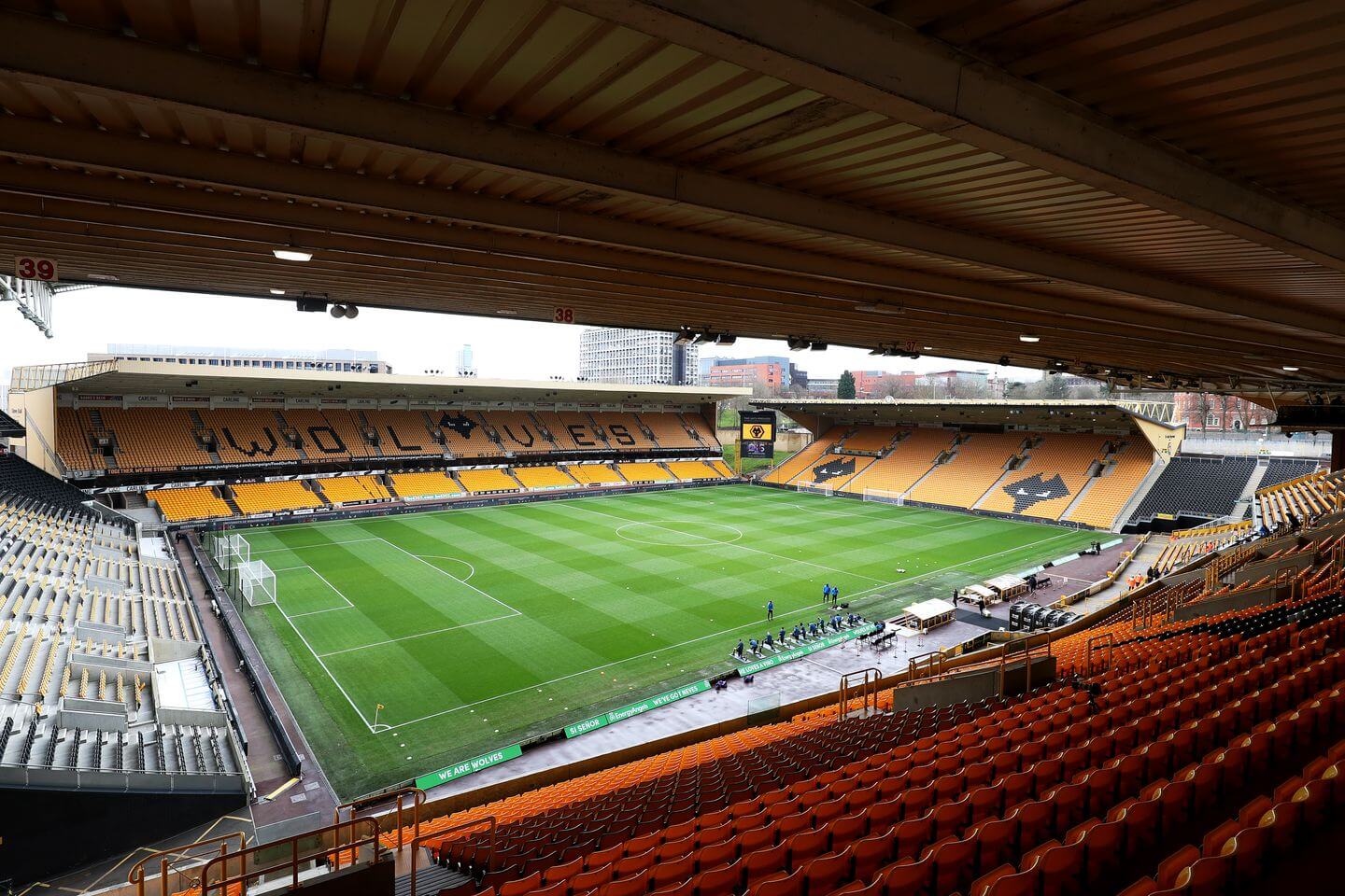 10-Molineux