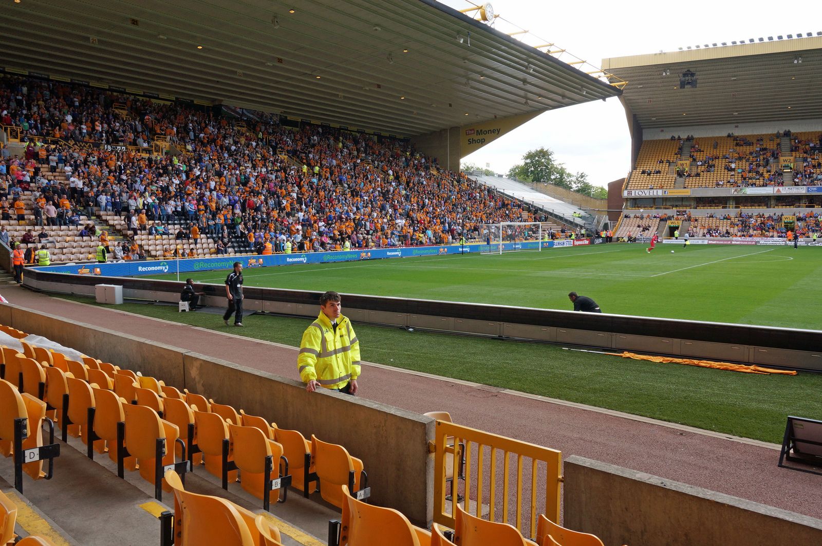 17-Molineux