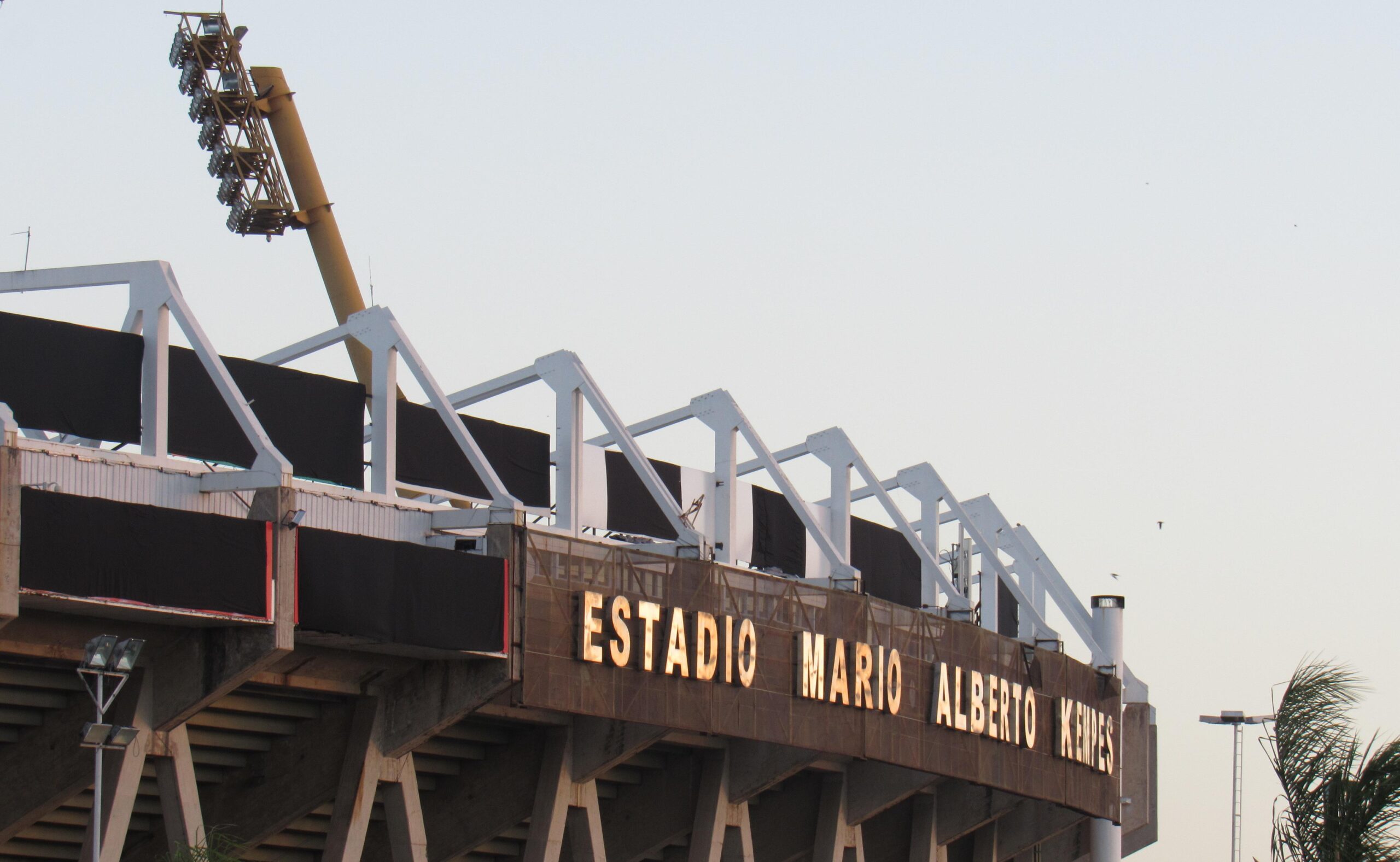 7-EstadioMarioAlbertoKempes