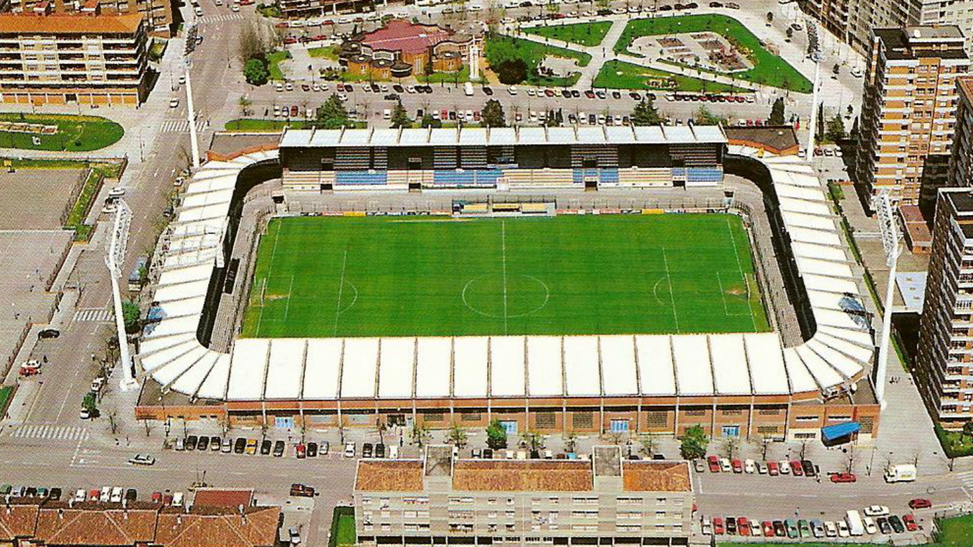 2-EstadioCarlosTartiere-Old