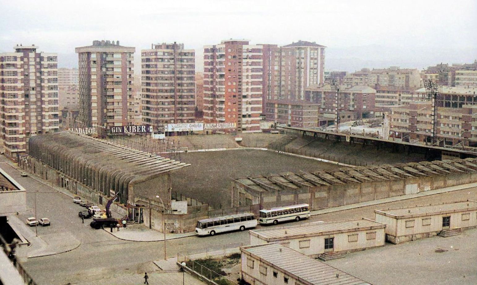 7-EstadioCarlosTartiere-Old