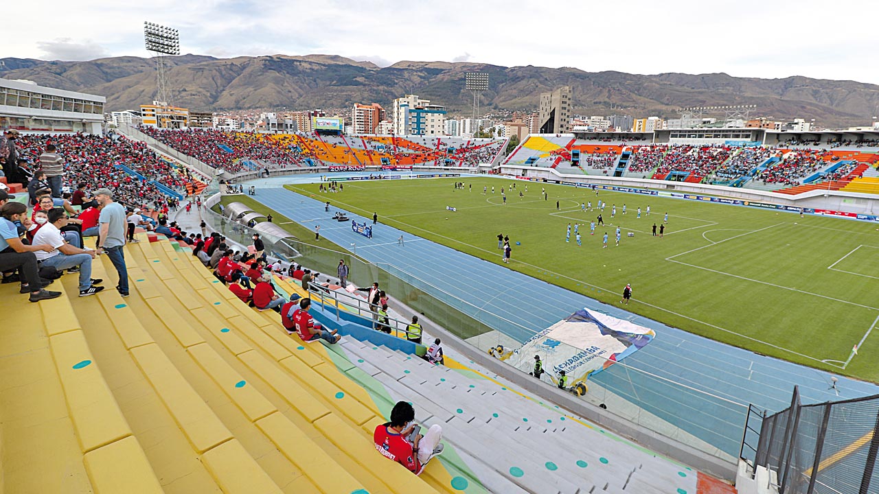 4-EstadioFelixCapriles