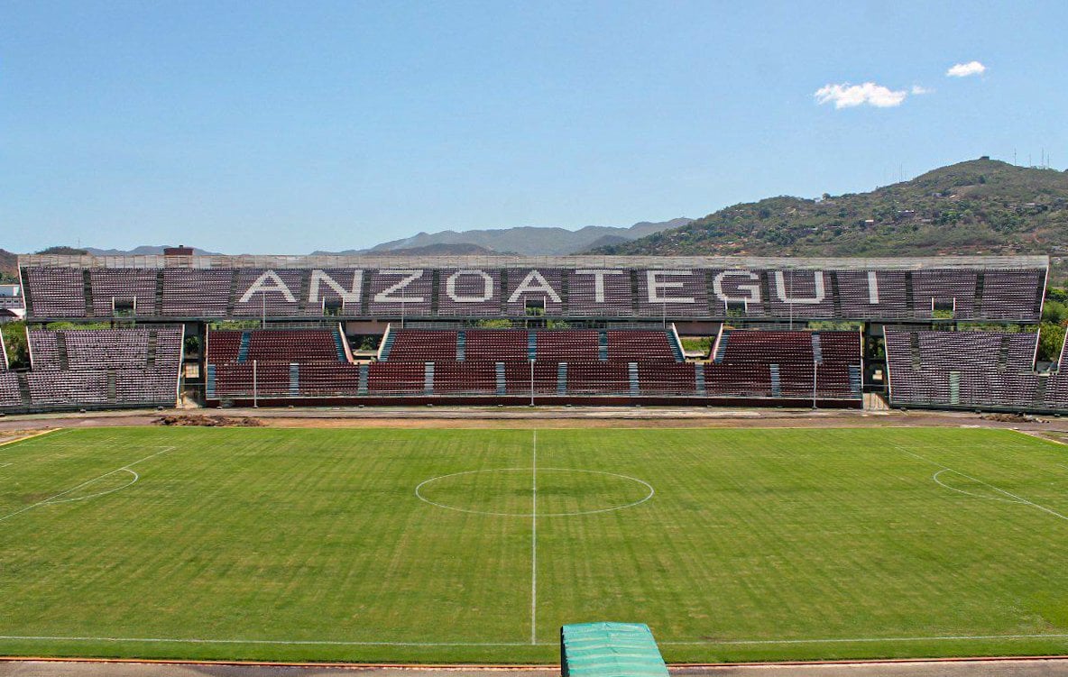 2-EstadioJoseAntonioAnzoategui