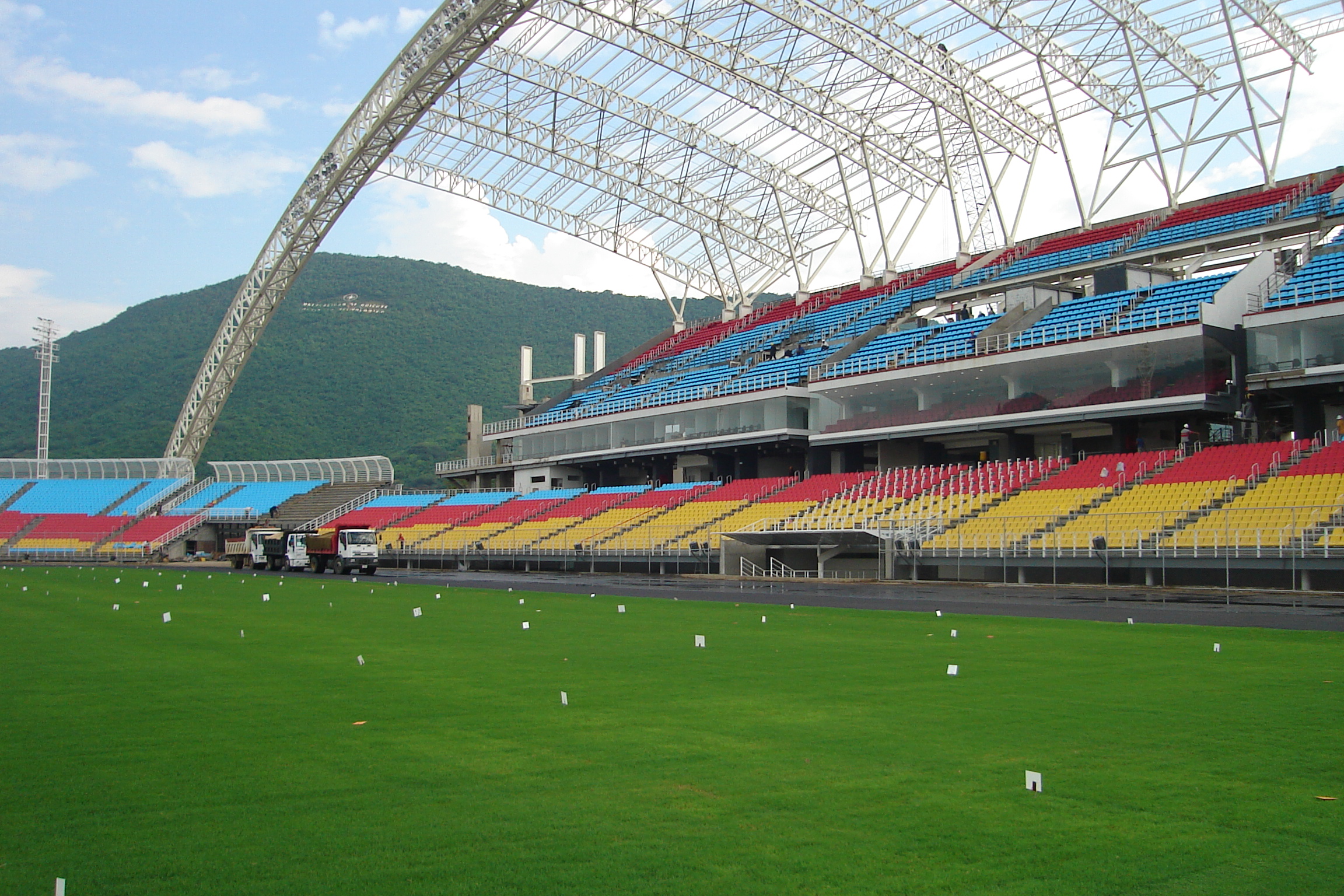 6-EstadioJoseAntonioAnzoategui