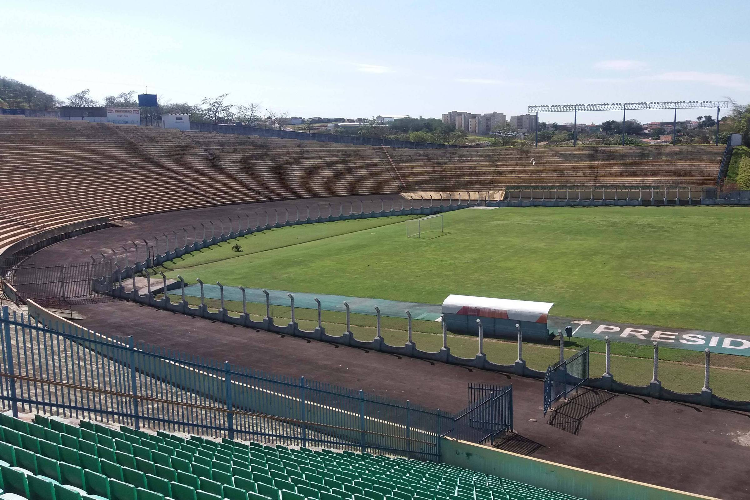 3-EstadioPauloConstantino