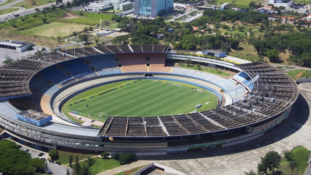 25-EstadioSerraDourada