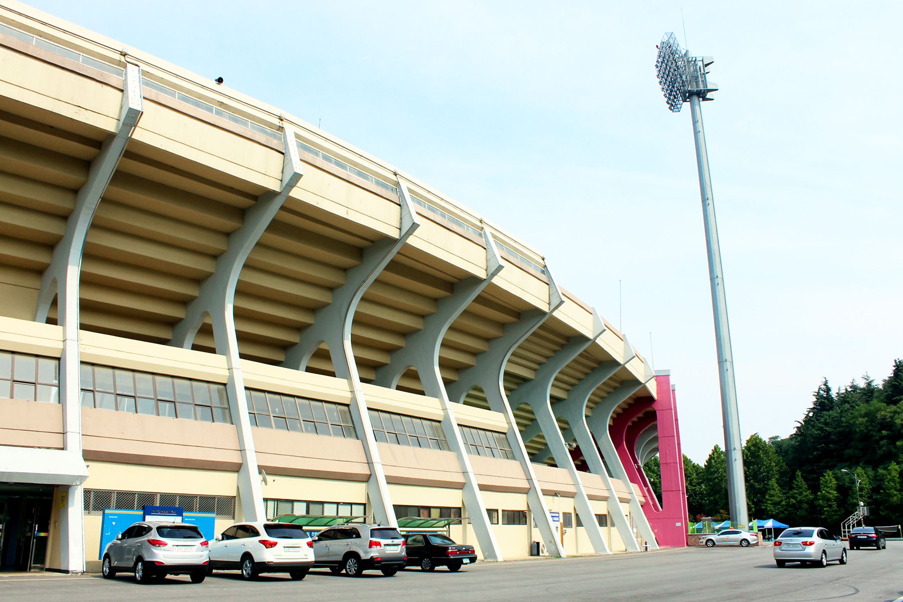 1-GumiCivicStadium