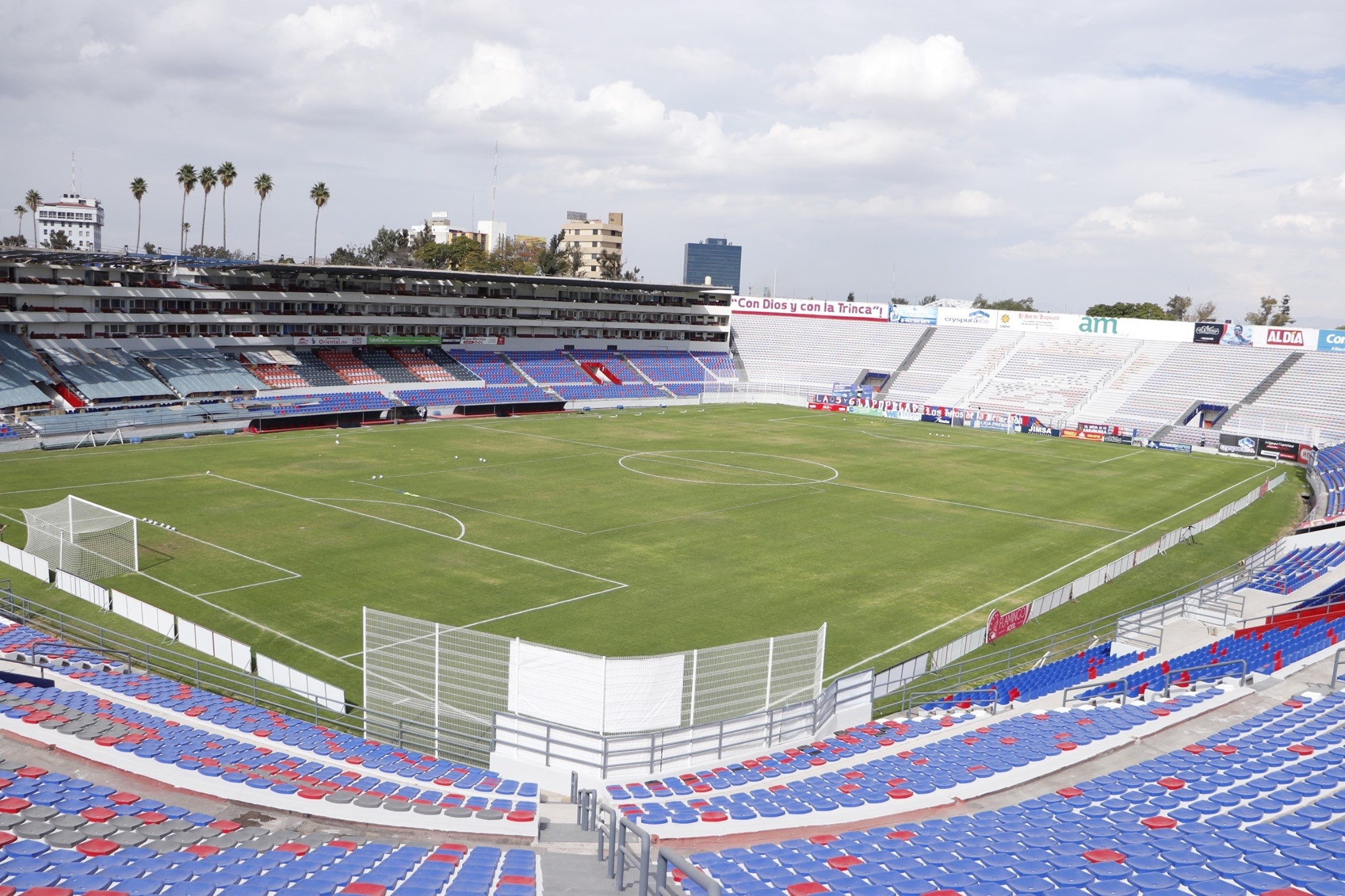 1-EstadioSergioLeonChavez