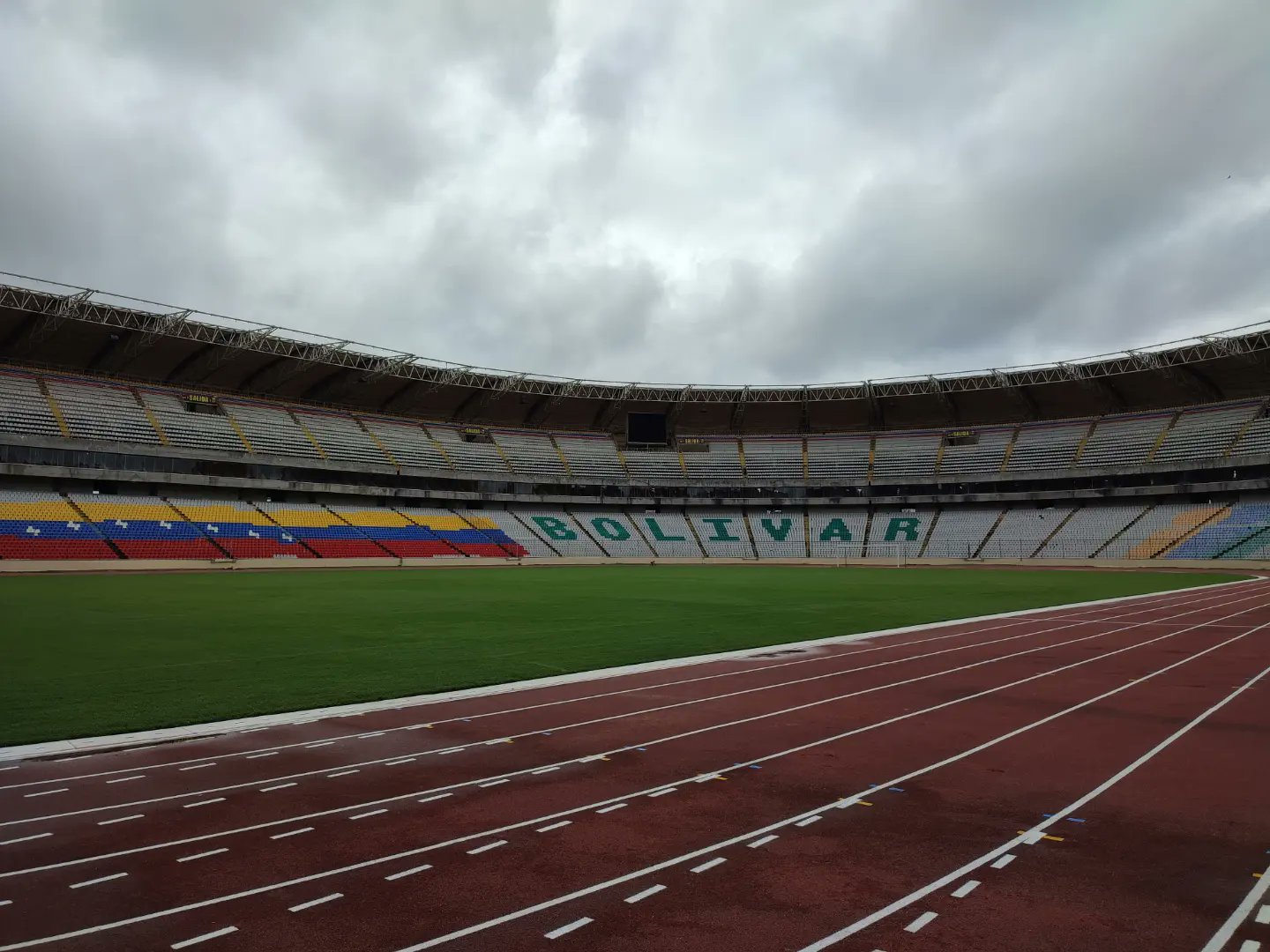 9-EstadioPolideportivoCachamay