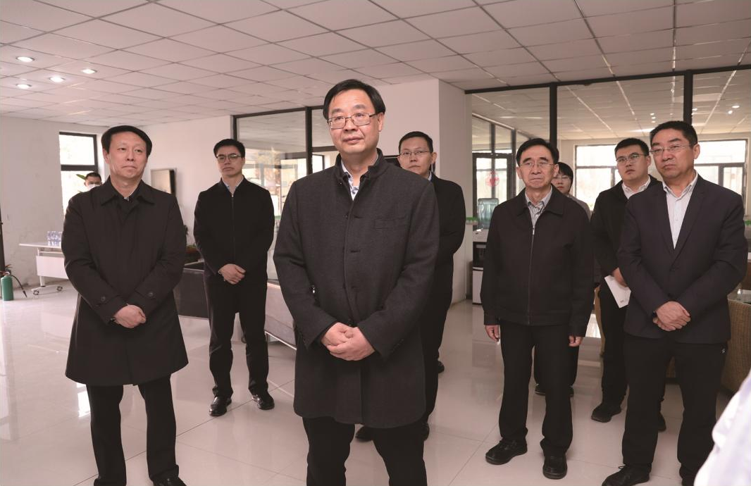 自治区副主席、政府党组成员包献华到内蒙古科学技术研究院调研指导工作