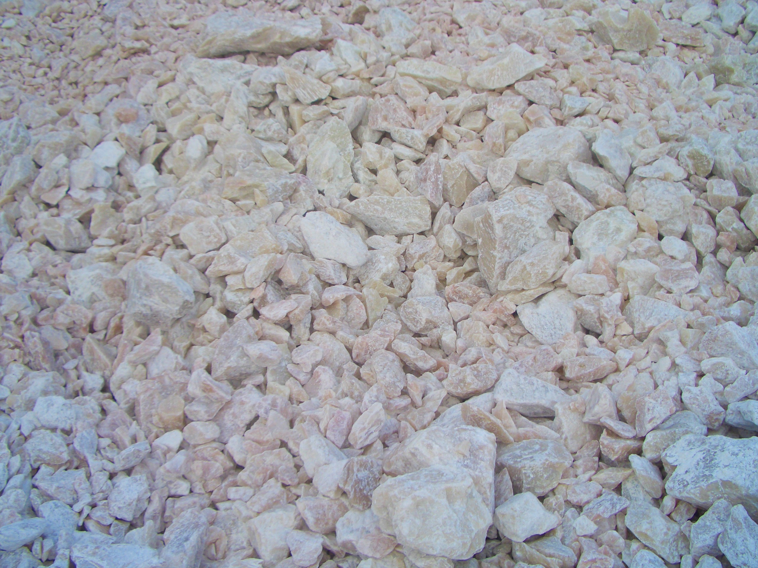 海城镁矿图片