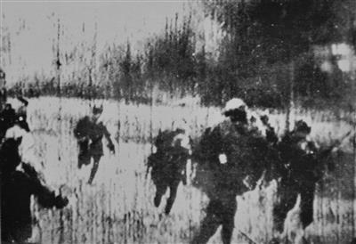 独立总队第三大队在那大战斗中追击日军（图片来源：《海南日报》）