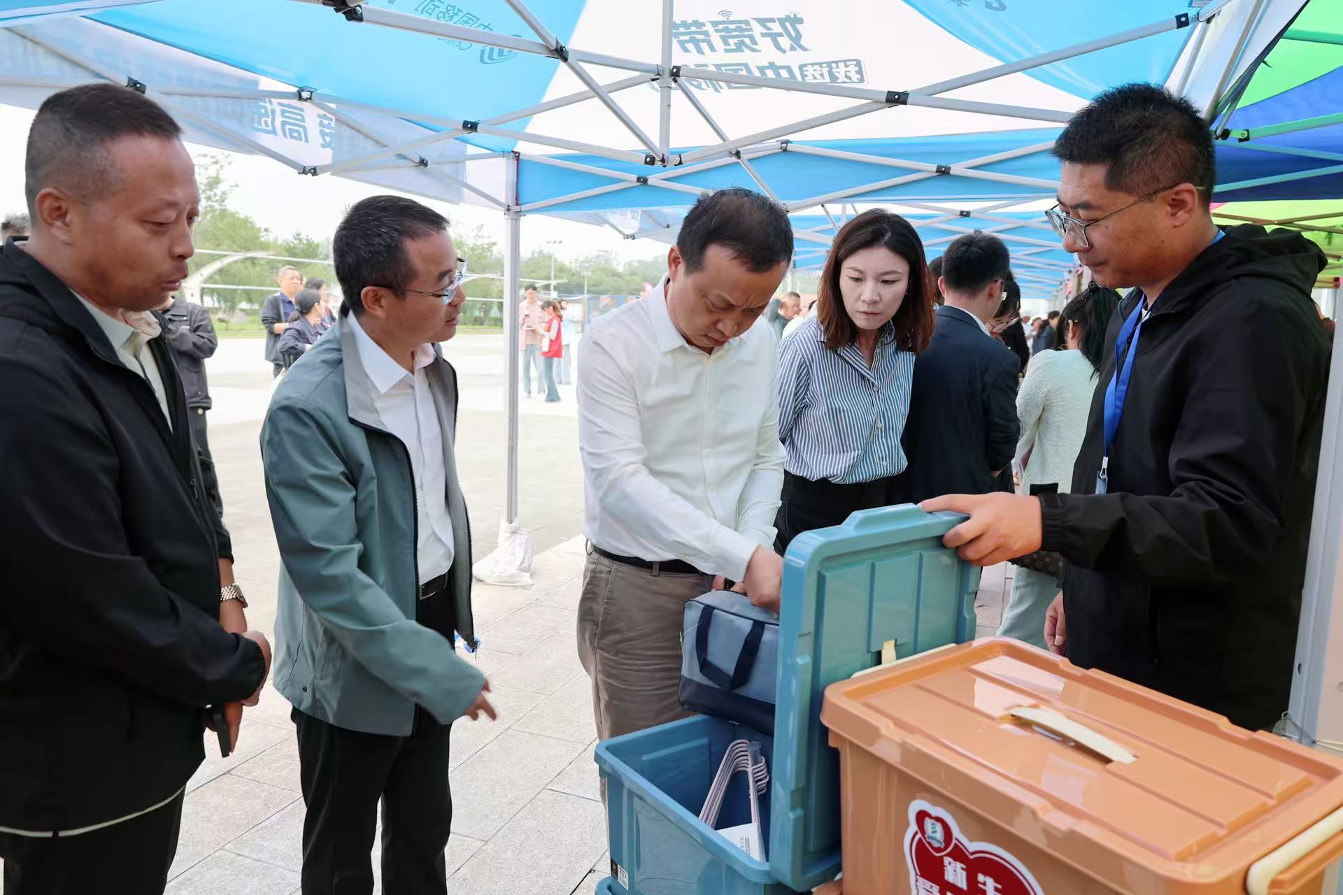 领导迎接2025级新同学