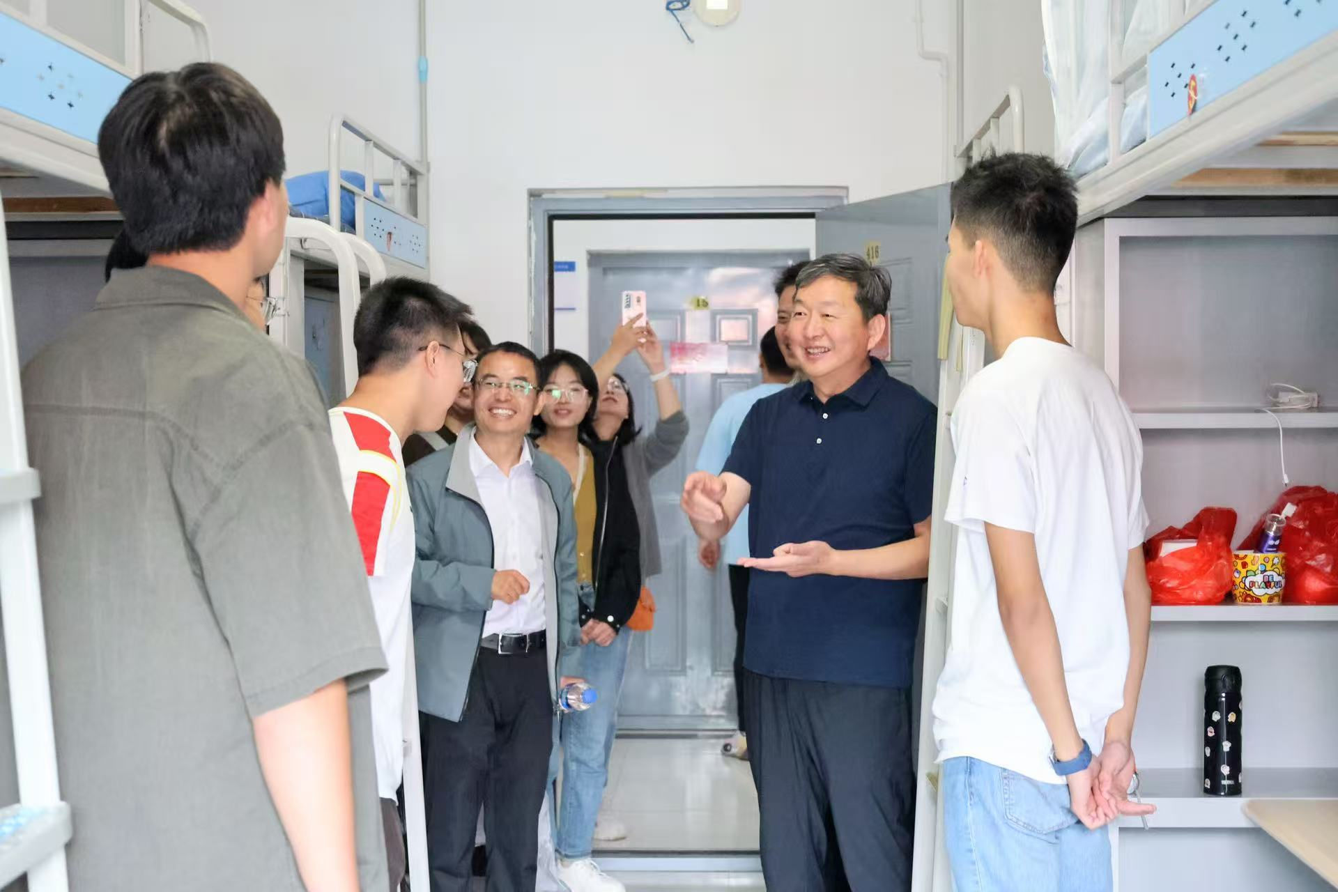 领导迎接2025级新同学