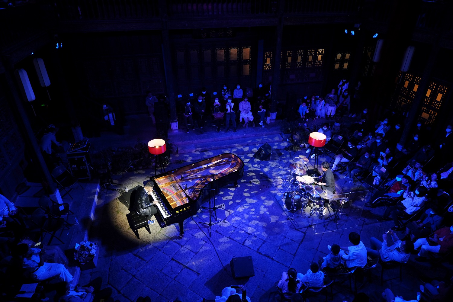 中式老宅+西方乐器的融合式浪漫 “庭院Live”钢琴音乐会在马家大院上演