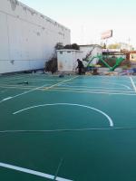 半个篮球场和一个羽毛球场——画完场地线的效果图一