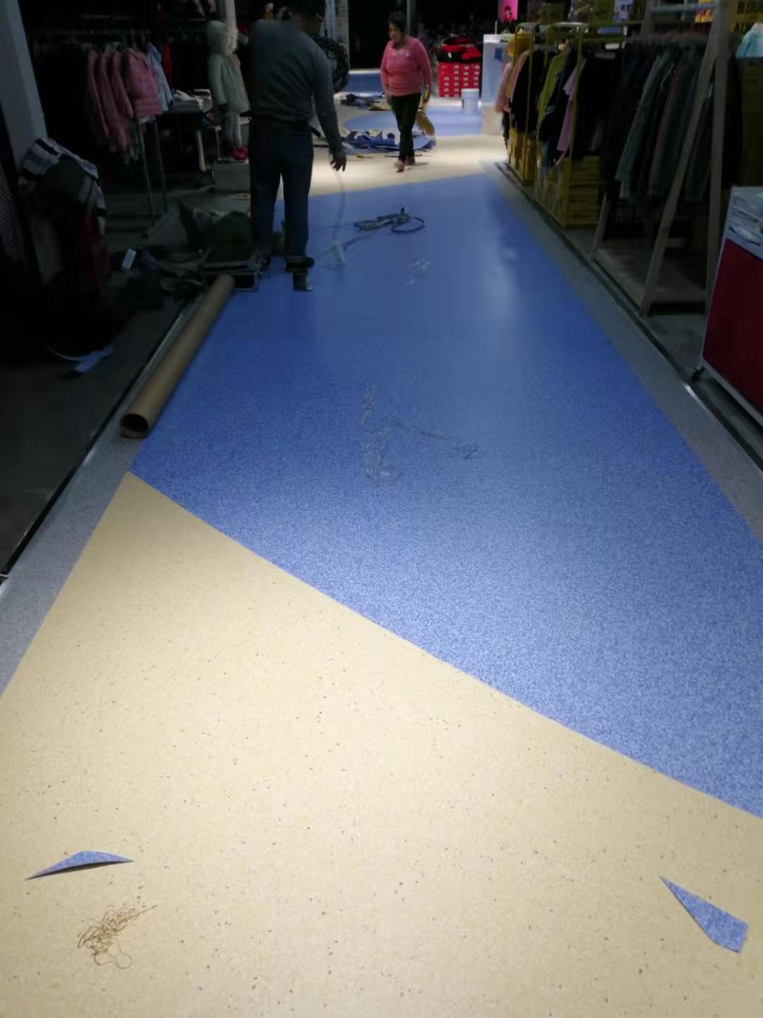 商场通道铺完龙飞PVC地板效果图三