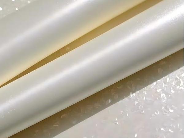 独特的装饰效果和光泽特性显著提升其装饰性和附加值。