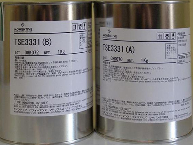 电子灌封硅胶TSE3331是迈图生产的一款导热阻燃型灌封硅胶，导热系数0.63W/m*k,阻燃等级UL94-V0，粘度低，适合灌封。TSE3331双组份，铂金催化，两个组份按1：1均匀混合后加热，高温固化。TSE3331物性表如下：