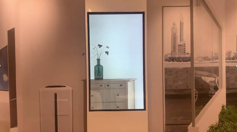 某数字体验店49寸互动滑轨屏