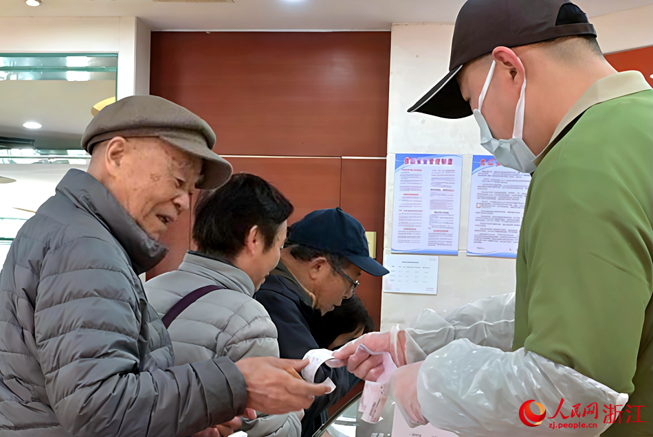 菜品不定时更新。人民网记者 张丽玮摄