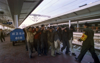 遣送时期——2001年，北京西站遣送三无民工拷贝