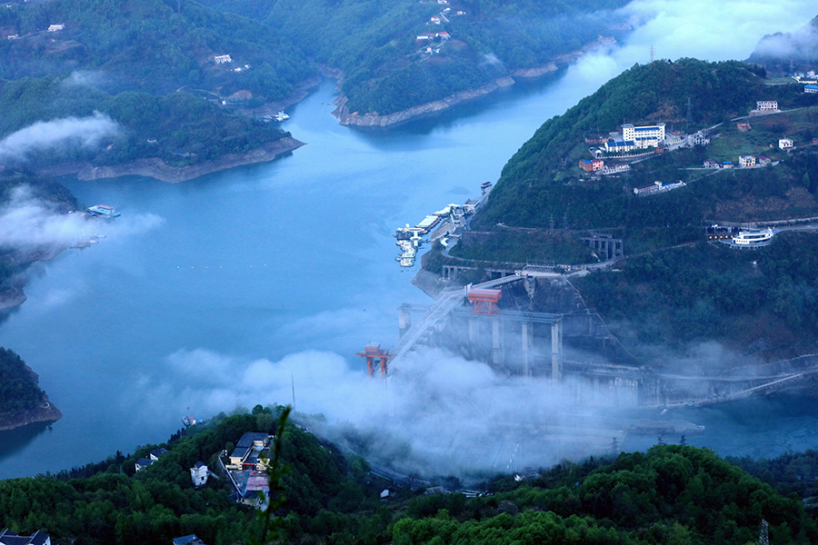 3420高峡平湖