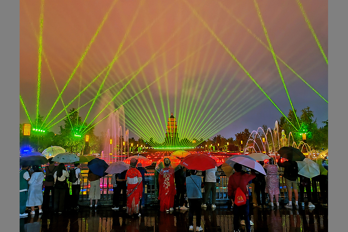 A3601雨夜雁塔·光影盛宴  2026年8月第二周三甲   赵凤翔