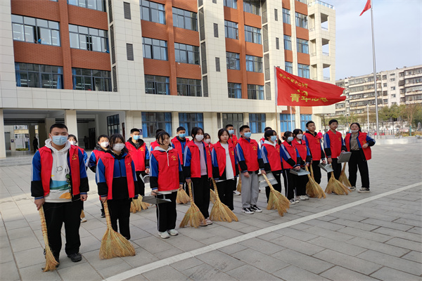 平顶山市第十三中学图片