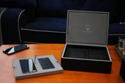 KRETA Zeus宙斯V200 克里特新手机界的爱玛仕 比肩VERTU 