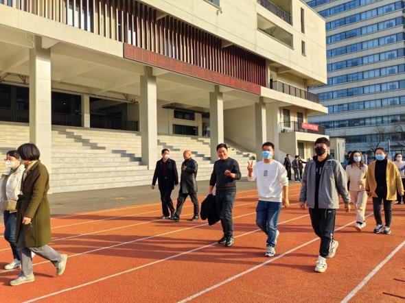 市十四中:举行 "三八"妇女节趣味活动-平顶山市第十四中学