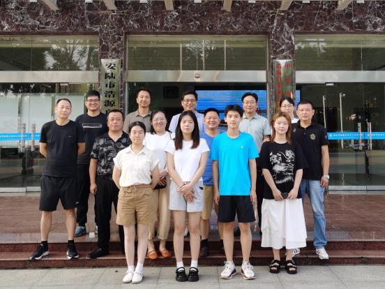 我公司举办职工子女金榜题名茶话会