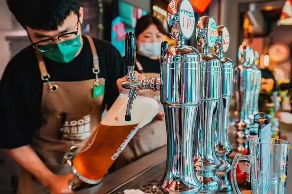 青啤何以成顶流？“五一”CityDrink解锁城市DNA里的嗨爽密码