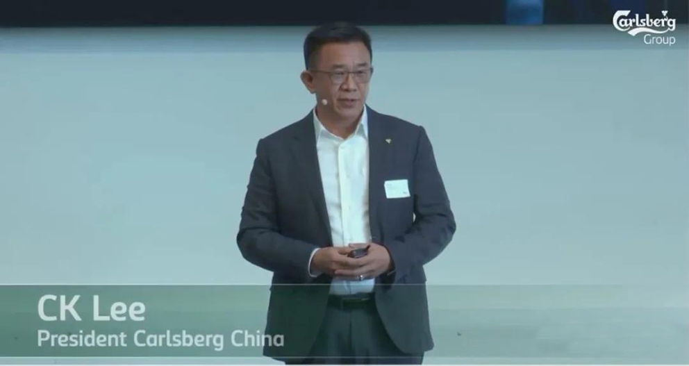 嘉士伯在华掌门人全球总部登台：展示12款1升装新品，中国啤酒消费场景发生转变，运营策略正转向深度