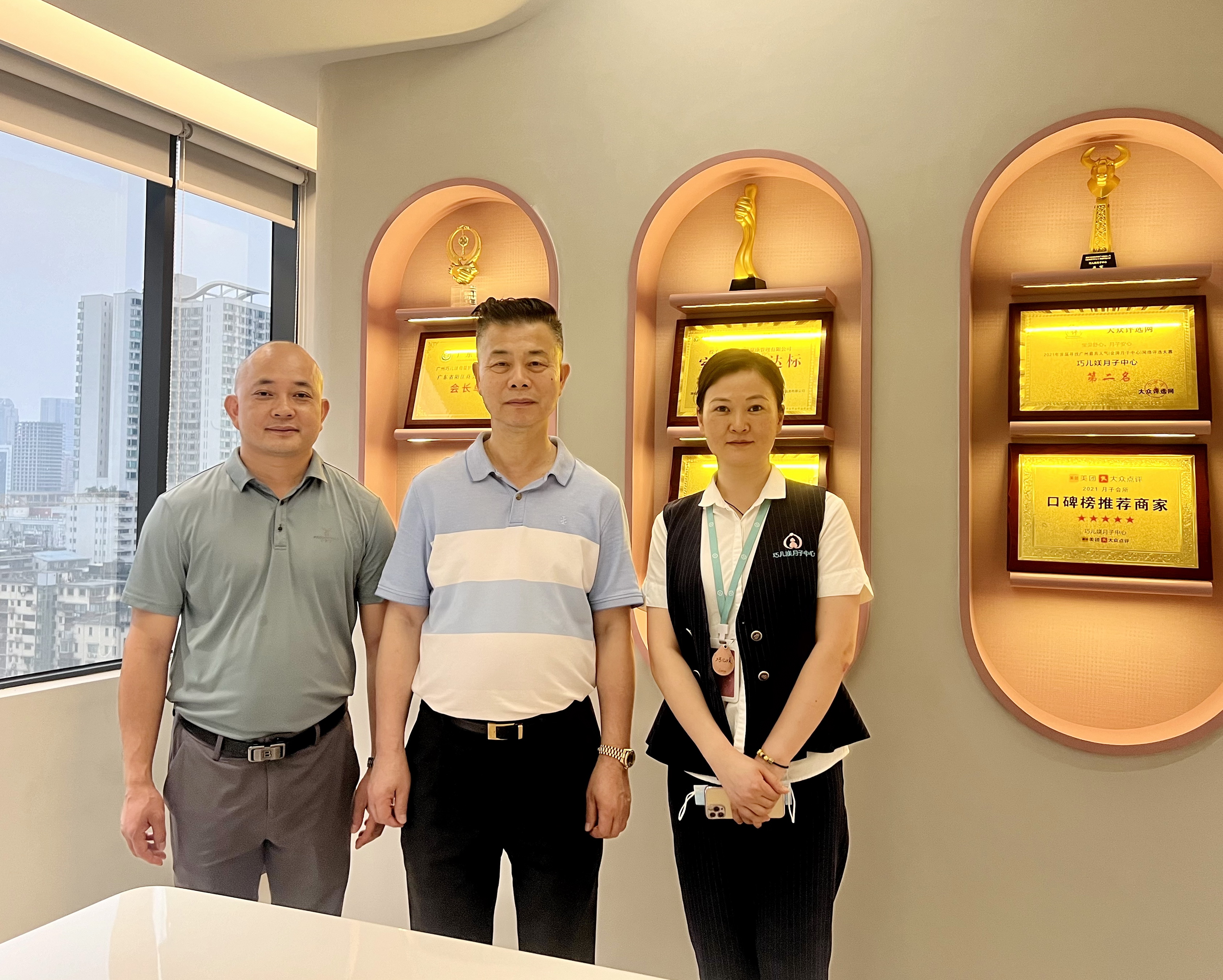 李宗想会长率队到巧儿媄公司走访调研