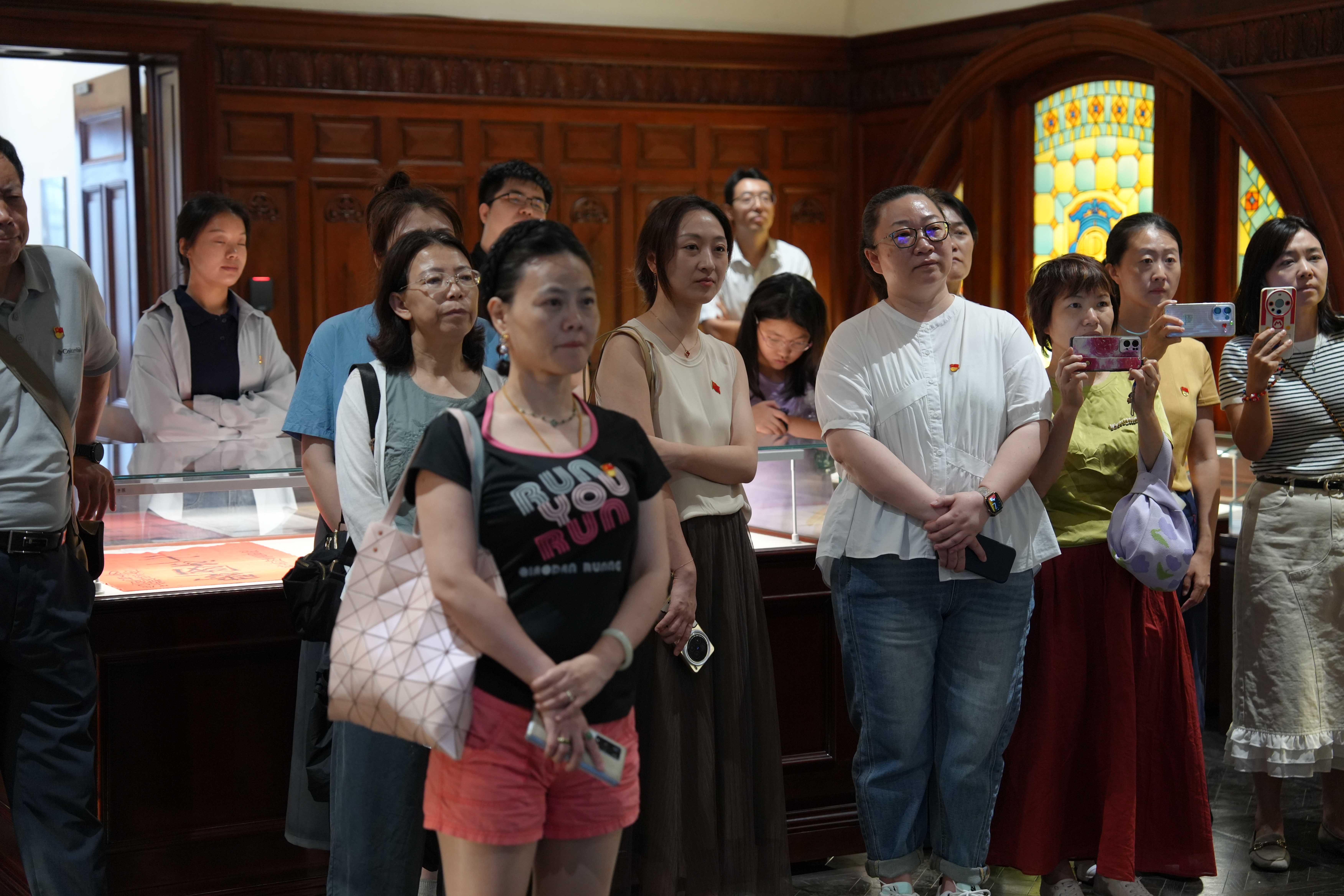 保福科技园集团党总支与翠湖科技园企业联合党总支前往中国银行博物馆参观交流