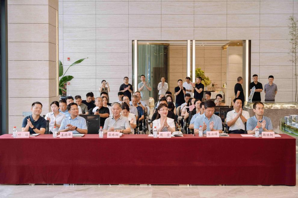 保福科技园集团旗下三门峡凤凰国际项目招商启动仪式暨田跃民老师作品及收藏展成功举办-参会嘉宾