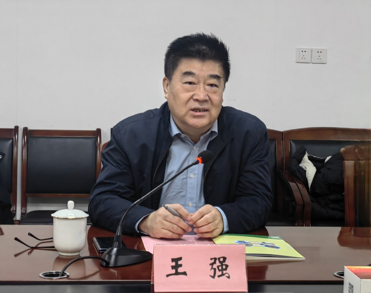 王强研究员应邀参加莒南县花生产业发展座谈会