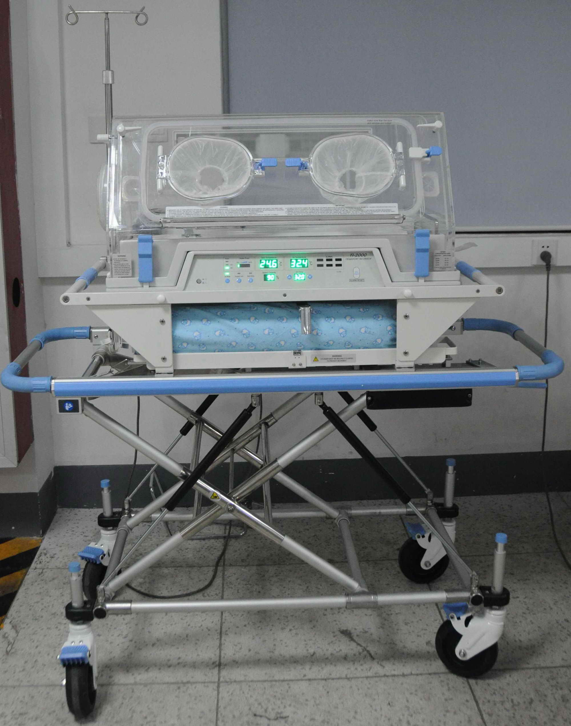 Medical-Hospital-Equipment-Transport-Baby-Infant-Incubator