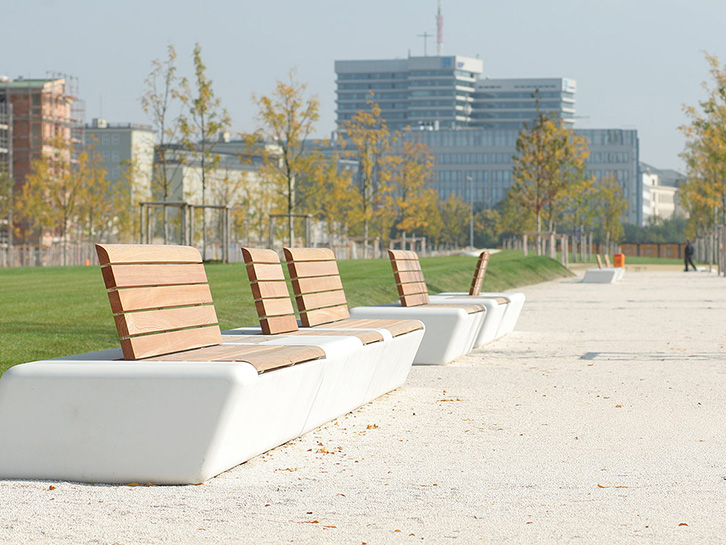 白色清水混凝土长凳在园林景观中的应用效果